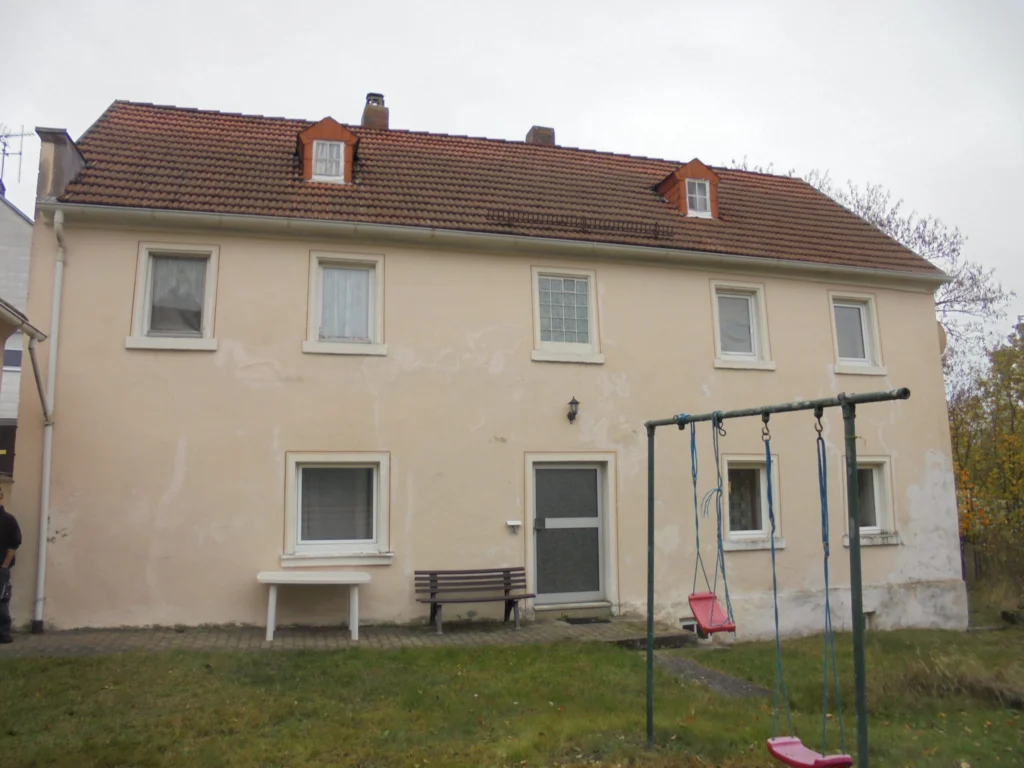 Einfamilienhaus Bestand mit Sanierungsbedarf als Beispiel für die Erstellung eines Energieausweises